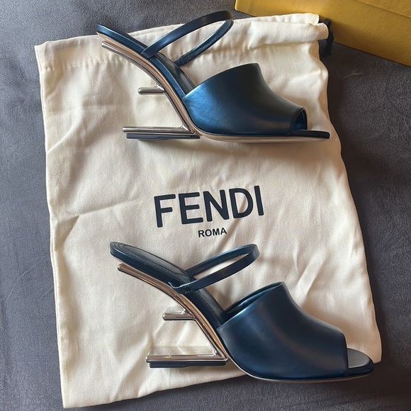 Fendi First high heel sandals size 37 navy blue brand new - Picture 3 of 4
